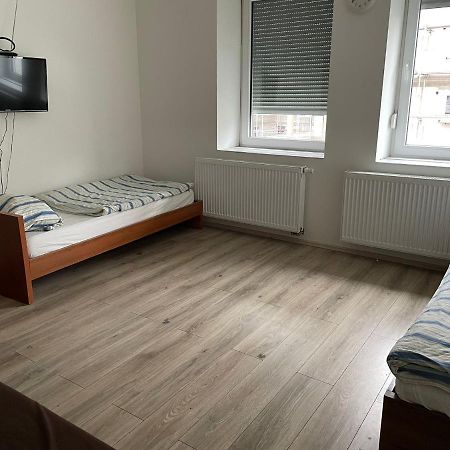 Monteur-Apartment Am Bahnhof Muhlheim am Main Экстерьер фото